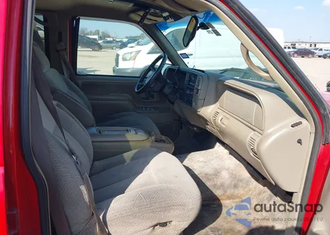 1998 Chevrolet Suburban 1500 z USA, uszkodzony, nr VIN 1GNEC16RXWJ344129